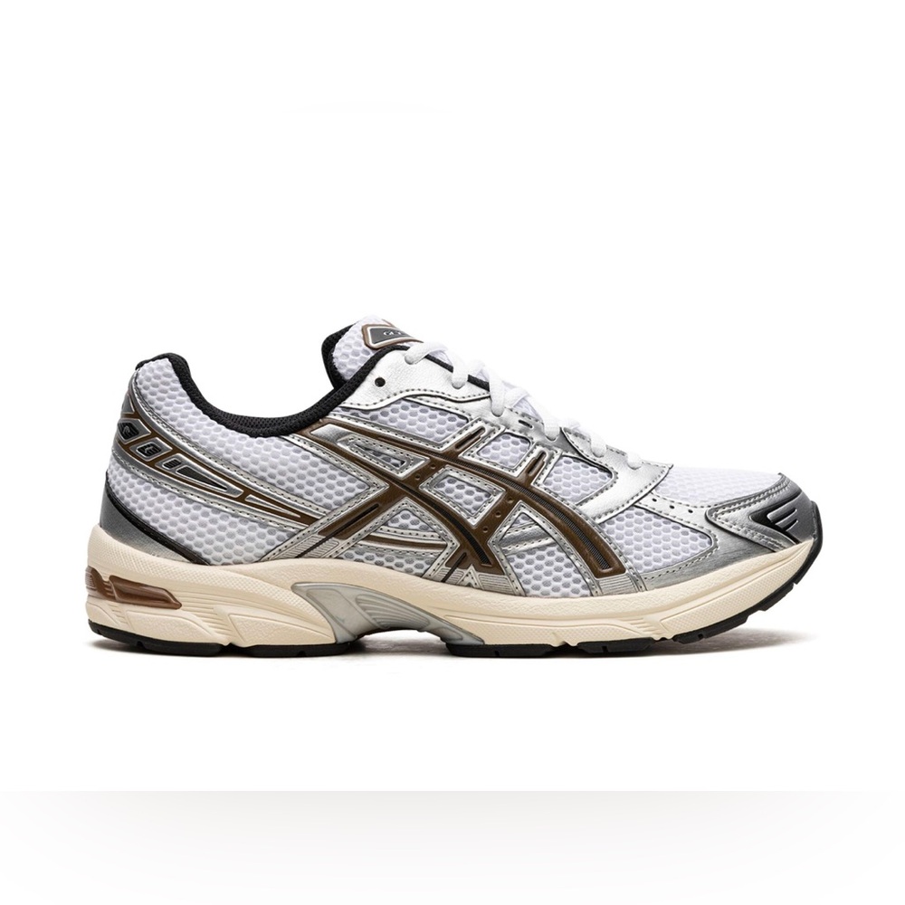ASICS white/clay/canyon color way yes authentic‼️ Brand new Box included